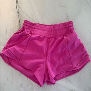 Lululemon Hotty Hot 2.5” High Rise Shorts Size 4